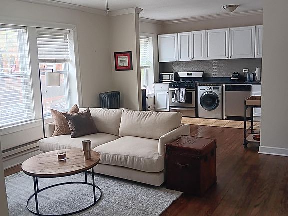 2nd image of 2151 N Fremont St APT 1N