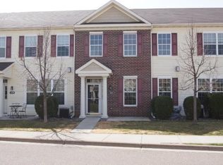 1015 Traditions Ct, Chaska, MN 55318