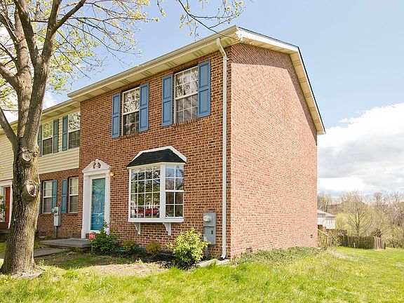 2nd image of 107 Willowbrook Ct