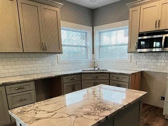 4th image of 4874 Mandarin Dr
