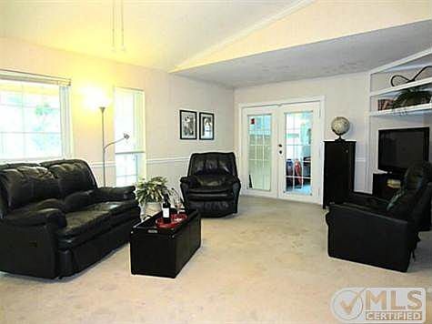 5th image of 155 Villa Creek Dr