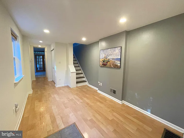 792 S Front St #B — Photo 1