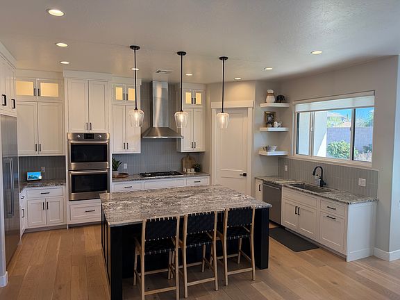 3rd image of 2919 S Alpine Ln