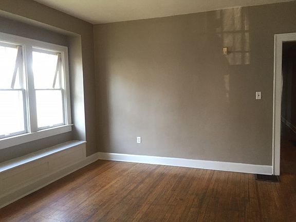 4th image of 1426 N Dearborn St