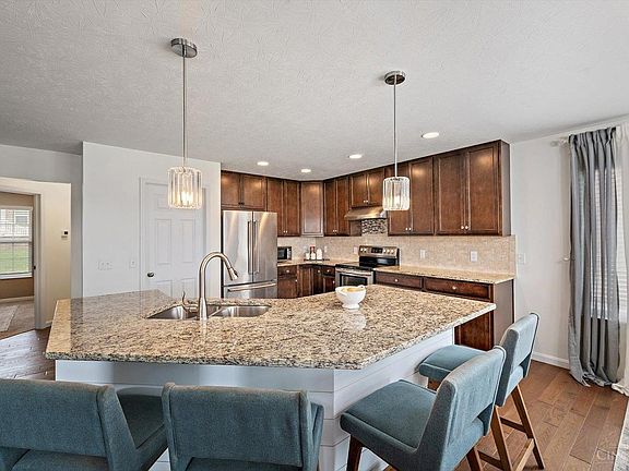 3rd image of 6315 Shoreacres Ct