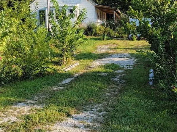1384 Red Bird St, Bland, MO 65014