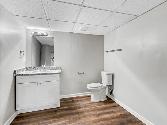 4th image of 3294 Niagara Dr