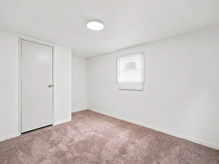 1046 Artic Loop — Photo 18