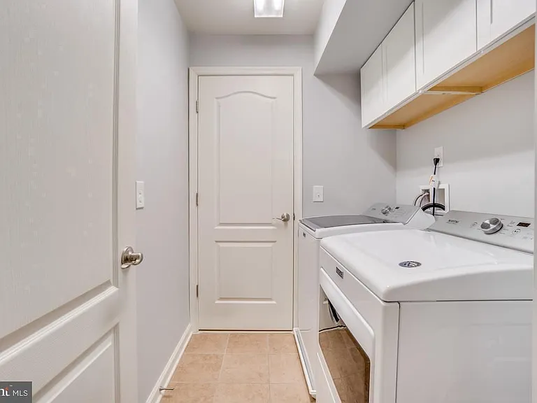 2291 Kew Gardens Dr — Photo 25