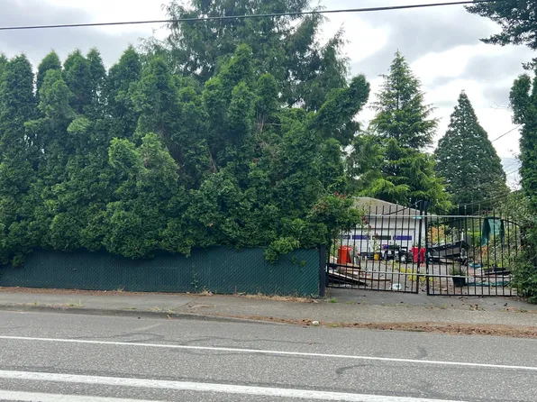 2210 NE 102nd Ave, Portland, OR 97220