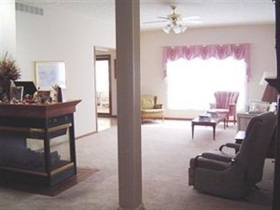 5th image of 137 Gleneagle Dr