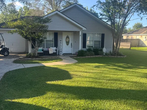 39093 Patricia St, Pearl River, LA 70452