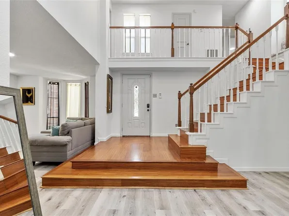 13010 Meadowline Dr, Houston, TX 77082