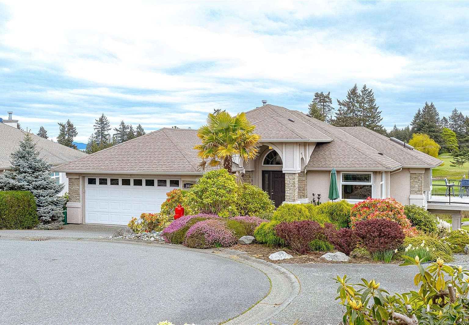 843 Country Club Dr