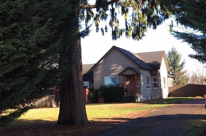 1st image of 10617 NW Lakeshore Ave