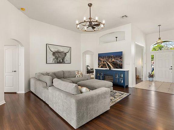 3rd image of 2309 Wolf Ridge Ln