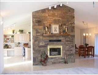 2nd image of 4 Carroll Ln