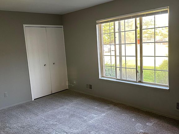 3rd image of 43780 Freeway Dr #92