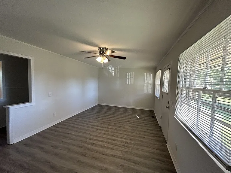 660 Fairground St — Photo 7