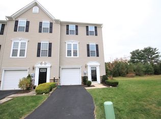 800 Susan Cir, North Wales, PA 19454
