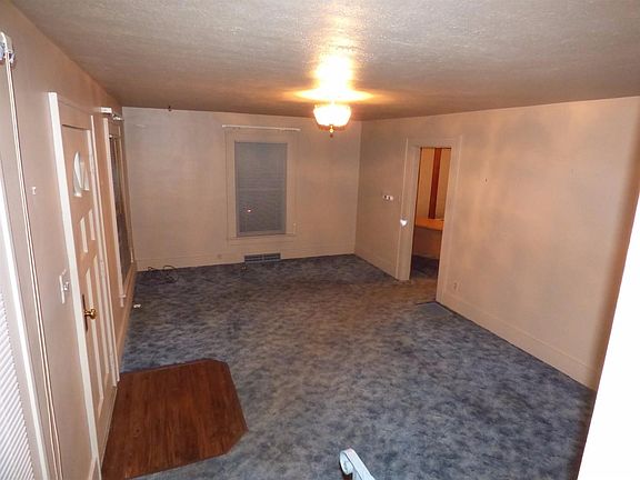 2nd image of 329 W Plum St