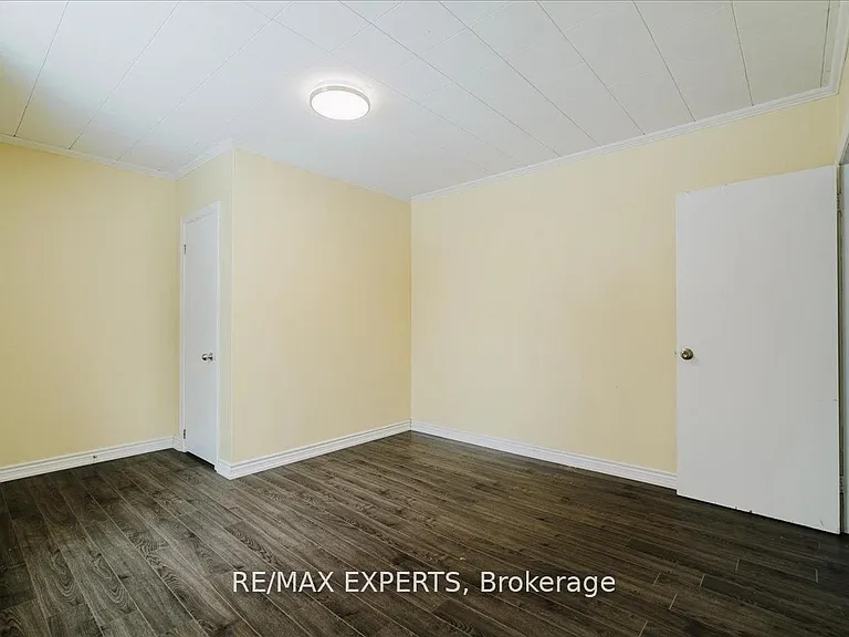 5323 Lawrence Ave E — Photo 24