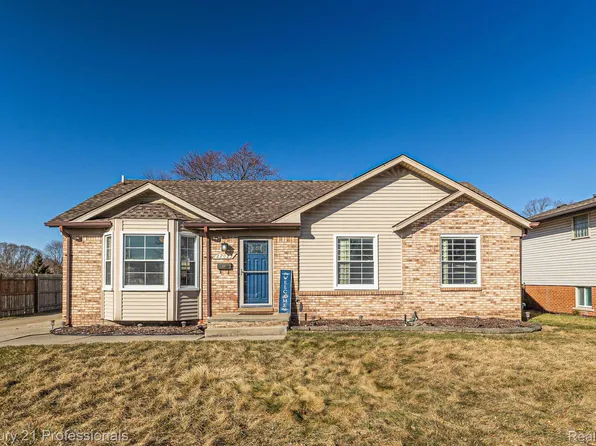 27023 Clarpointe Dr, Warren, MI 48088