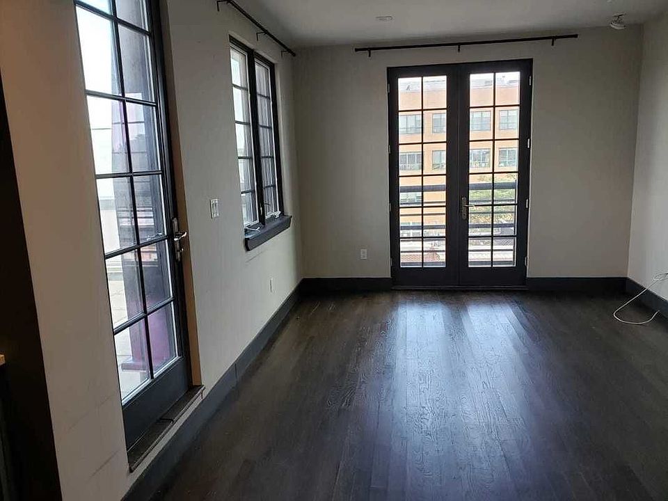 1st image of 1481 Gates Ave #5F