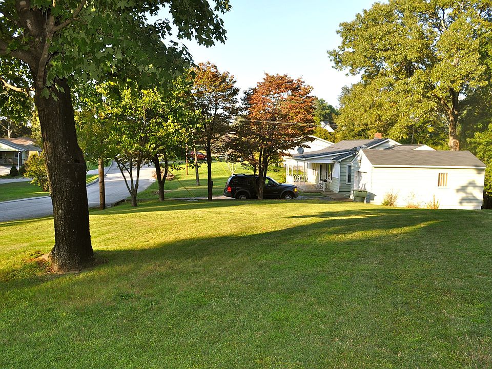 2nd image of 3912 Chickamauga Ave
