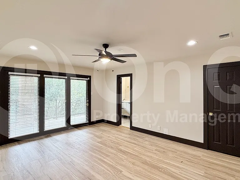112 Paragon Ct — Photo 15
