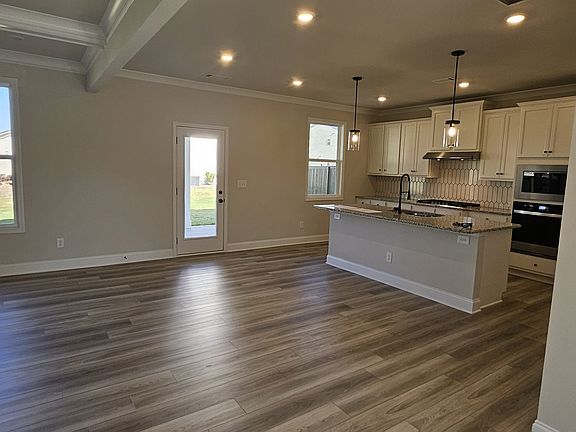2nd image of 4407 Silver Oak Dr