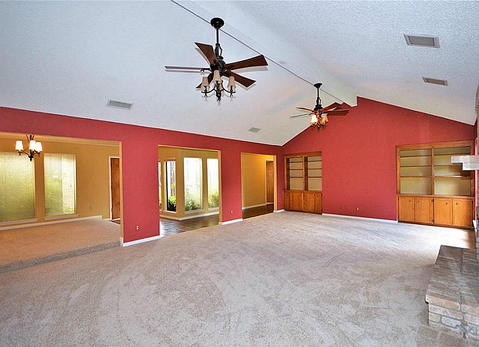 1st image of 15015 Aspen Hills Dr