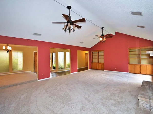 15015 Aspen Hills Dr, Houston, TX 77062