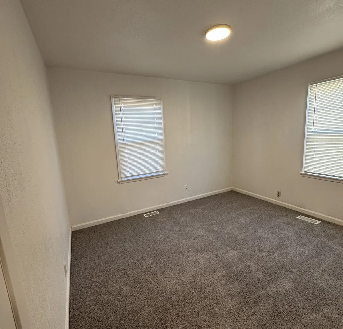 2 bed, 1.0 bath, 727 sqft, $825 — Photo 4