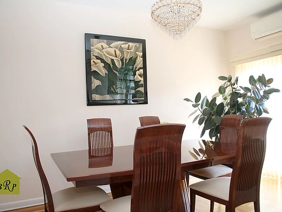 5th image of 2263 E 18th St