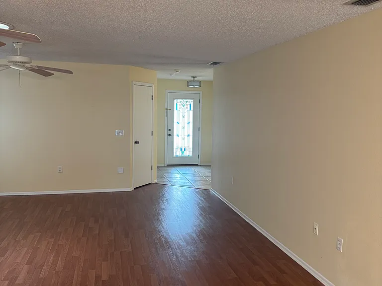 371 Augustine Ct — Photo 56