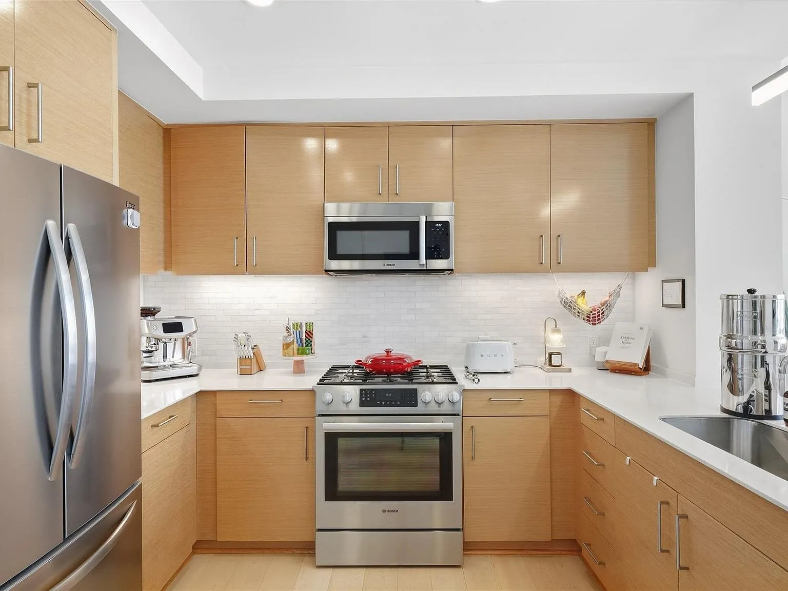 1 bed, 1.0 bath, 679 sqft, $3,100 — Photo 2