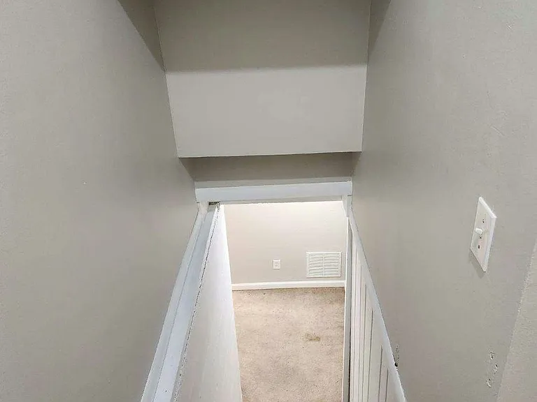 2109 S Parkwood Ln — Photo 8