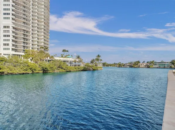 20515 E Country Club Dr, Aventura, FL