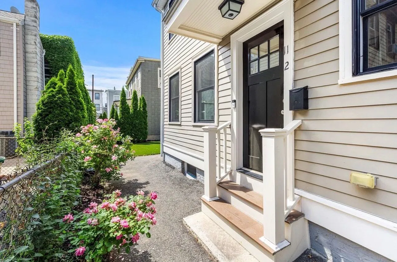 2 bed, $4,200 — Photo 1