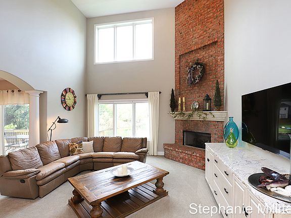 4th image of 7383 Decosta Dr NE