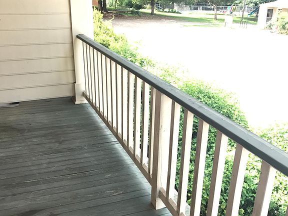 4th image of 115 N Montgomery St APT 5