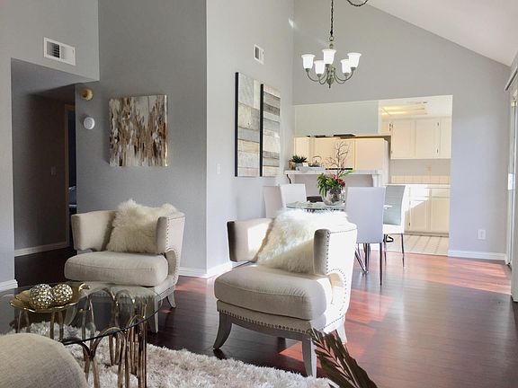3rd image of 1076 Summerplace Dr