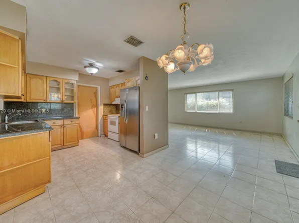 3251 S Lake Dr, Miami, FL 33155