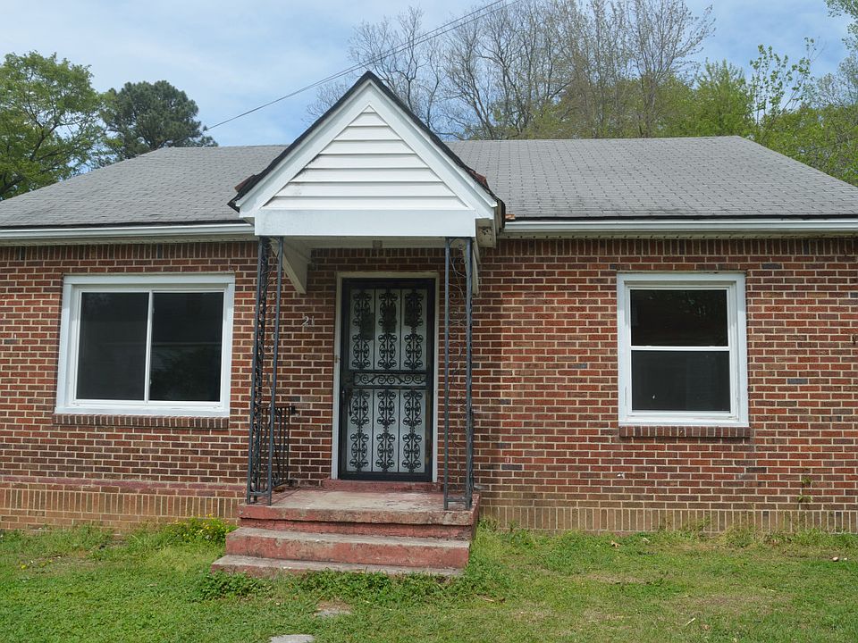 2nd image of 121 Maple St