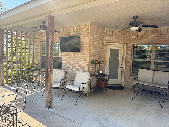2nd image of 638 Oak Tree Ln