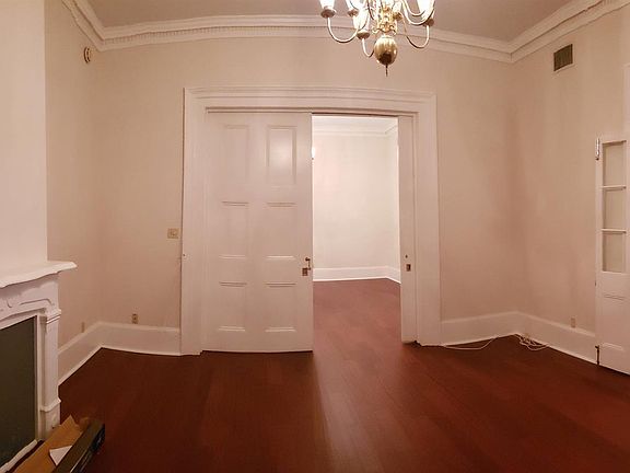 2nd image of 926 Saint Louis St #1