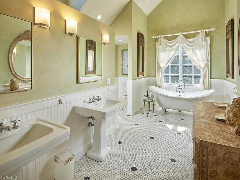 2750 Treasure Ln — Photo 15