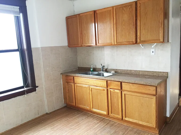 3259 S Lowe Ave #3R — Photo 4