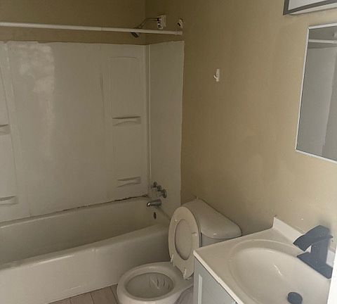2nd image of 700 Grant St APT 6